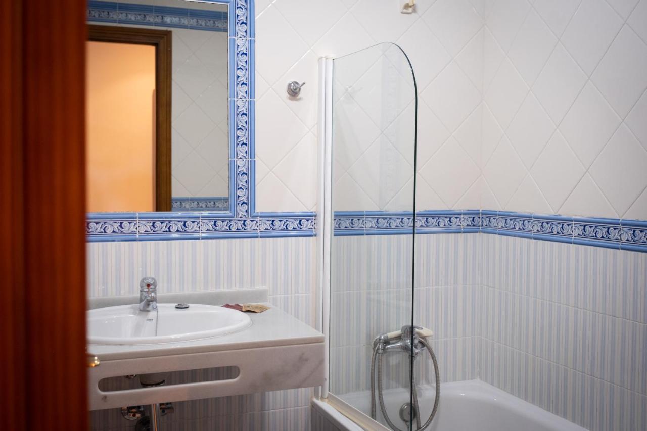 Hostal Cabo Roche 콘일데라프론테라 외부 사진